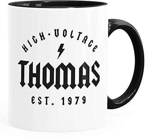 Moonworks® Tasse Geschenk Geburtstag personalisierbar Schriftzug High Voltage anpassbarer Name und Geburtsjahr Kaffeetasse schwarz Keramik-Tasse