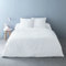 Alpes Blanc - Housses de Couette Unies rayées Pur Satin de Coton 78 Fils + 2 taies 65x65 cm – Doux et Respirant – Finition Boutons