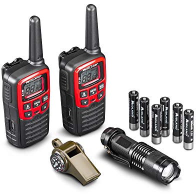 Midland EK30 Notfall-Set für Outdoor-Wanderer, mit 2 Funkgeräten PMR446 XT30, 2 Sets von wiederaufladbaren AAA-Batterien, Notfallpfeife mit Kompass und verstellbarer LED-Taschenlampe, C1478