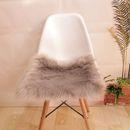 Kunstfell Sitzkissen, Kleiner Quadratisch Felle für Stühle, Plüsch Flauschiger Sitzauflage Stuhl, Flauschiger Teppich, Sitzfelle für Stühle Dekofell Schlafzimmer Asthetische (Grau, 45*45 CM)
