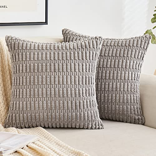 EMEMA Kordsamt Kissenbezüge Dekorative Sofakissen Moderne Kissenhüllen 45x45 cm Dekokissen Weicher Zierkissenbezug für Wohnzimmer Sofa Schlafzimmer 2er Set Hellgrau