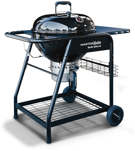SnS Grills MasterKettle Holzkohlegrill und Smoker mit patentiertem Slow 'N Sear Deluxe-Einsatz, EasySpin Rost für Zwei-Zonen-Kochen und integriertem Tisch, Low 'N Slow Smoking und BBQing - Schwarz