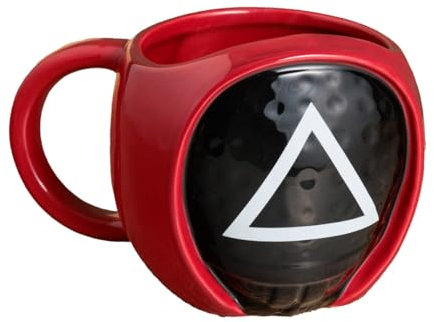 Squid Game Masked Men 3D Mug - Offiziell lizenzierte Netflix-Merchandise, mit Kapuze und Dreiecksmaske, Geschenk Fans, 500 ml