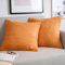 Blumtal 2er Set Kissenbezug 45x45 cm Orange – Kord Kissenhülle mit verstecktem Reißverschluss, weiche Cord Kissenbezüge - für Deko-Kissen Polster Sofakissen Zierkissen & Couchkissen