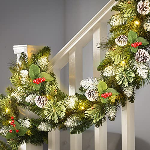 SHareconn 2.7M/9Ft Vorbeleuchteter Künstlicher weihnachtsgirlande, mit Roten Beeren und Tannenzapfen, Mit Mehrfarbiger Beleuchtung mit Timerfunktion, für Weihnachtstreppe und Kamin, Schnee