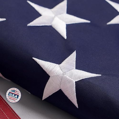 TOPFLAGS Bandera de Estados Unidos de 4 x 6 banderas de Estados Unidos al aire libre de nailon resistente con estrellas bordadas, ojales de latón y tiras fabricadas en Estados Unidos