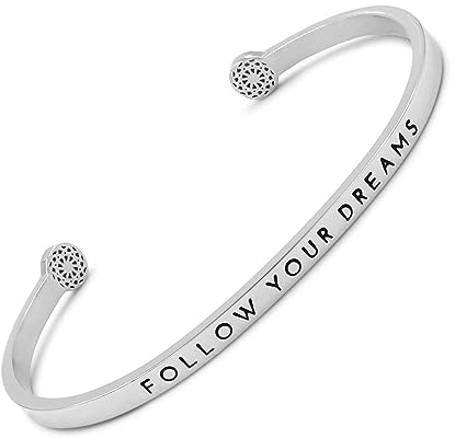 SIMPLE PLEDGE | Follow your Dreams Armreif | Armband Damen mit Gravur in Silber | Perfekt als Schmuck Geschenk | Schwarze Gravur