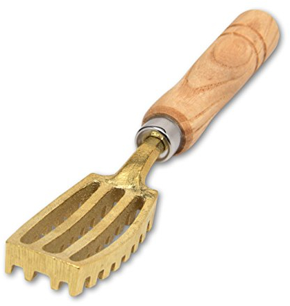 Kwizing Cepillo escamador de peces fabricado en Japón [extragrande] con dientes de sierra dentados de latón y mango ergonómico de madera, elimina fácilmente las escamas de pescado sin complicaciones