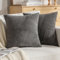 DecorMommt Kissenbezüge 50x50cm Grau Dekokissen Bezug Cord Weich Kissenbezug Streifen Kissenhülle Waschbare Kissen Bezug 2er Set Kissenhüllen für Wohnzimmer Schlafzimmer Balkon Heimdekoration