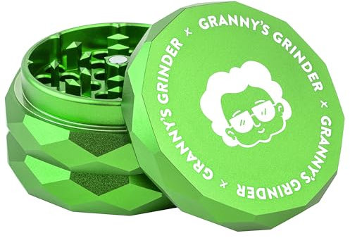 Granny's® Premium Aluminium Kräutermühle | messerscharfes Mahlwerk | ∅ 6,3 cm | 4-teilig mit Sieb zum Herausnehmen | inkl. Pollenschieber | Kräutermühle in Hellgrün u. weiteren edlen Designs