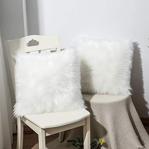 OYIMUA 2 Pcs Weicher Zierkissenbezüge Deko Kissen Schaffell Lammfell Kunstfell Langhaar Zierkissen Kissenbezug Fellimitat Sofakissen Cuddly Kissen (Weiß, 50 x 50 cm)