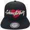Outfitfabrik Snapback Cap „Schwesterherz“ in schwarz, 3D-Stick, Unisex, verstellbar an der Rückseite