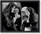 Poster Master Poster Smoking Nonnen – Beleuchtung von Zigaretten – Fotografie-Kunst, Schwarz-Weiß-Kunst – Geschenk für Männer und Frauen – lustige Dekoration für Schlafzimmer, Wohnzimmer oder Büro –