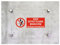 Global Targa Cartello in plexiglass UNI - NON EFFETTUARE MANOVRE MACCHINA IN MANUTENZIONE ORIZZONTALE - Con Distanziali in acciaio inox, Stampa UV (15x6 cm)