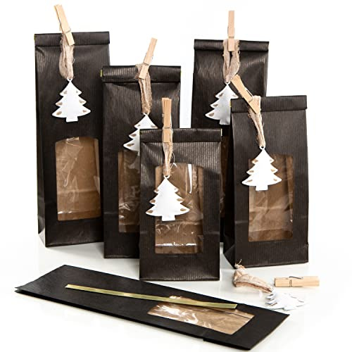 Logbuch-Verlag 6 Weihnachtstüten mit transparentem Sichtfenster + Metallanhänger Baum - lebensmittelechte Verpackung Plätzchentüte 8,5 x 26,5 x 5 cm