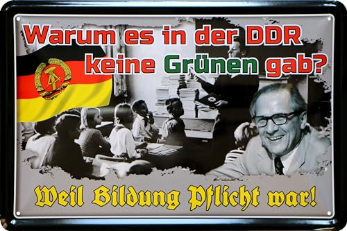 WOGEKA ART Retro Blechschild - Warum es in der DDR keine Grünen gab - lustiger Spruch als Geschenk-Idee zur Deko, 20 x 30 cm, aus Metall im Vintage Design 943