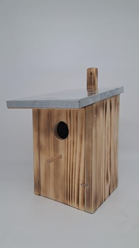Nistkasten Nisthöhle für Vögel Vogelhaus Nistkasten zum Aufhängen Bruthöhle mit Blechdach mit Einflugloch 45mm edel geflammt (N1G)