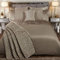 Emma Barclay Glamour – Gesteppte Pailletten-Tagesdecke aus Samt in Nerz – Doppelbett