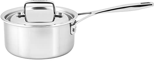 Demeyere Essential 5-lagiger 18/10 Edelstahl, kühlbleibender Griff, alle Herdarten mit Ausgießkante, 1,5 qt Stielkasserolle mit Deckel