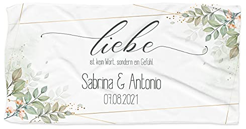 Herz & Heim® XL Badetuch zur Hochzeit Liebe ist kein Wort mit Wunschnamen und Datum 100 x 180 cm (B/H)