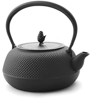 Japanischer Tetsubin, Wasserkessel Gusseisen HIRAMARU ARARE, Iwachu. 1,7 l, schwarz. Das Original. Für Elektro-, Gas-, Induktions-Herd