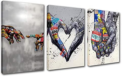 Banksy Street Art Decor Graffiti Handbilder Halten Hände Pop Gemälde Aamd Hand of God Kunstwerk 3 Paneele Leinwand Wandkunst Mann Höhle Zuhause Moderne Dekoration Gerahmt Fertig zum Aufhängen