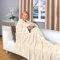 Gräfenstayn® Kuscheldecke mit Ärmeln und Fußtasche - Flauschige Decke zum anziehen - Öko-tex Standard 100 - Ärmeldecke für Damen & Herren - TV-Decke (Creme, 180x150cm)