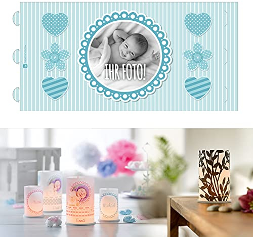 Windlichter mit Ihrem Foto von EventLicht.com | 3 Stück inkl. Untersetzer | Motiv: Baby Blue | Fotogeschenk als Tischdeko zur Geburt, Babyparty oder Taufe mit eigenem Motiv selbst gestalten