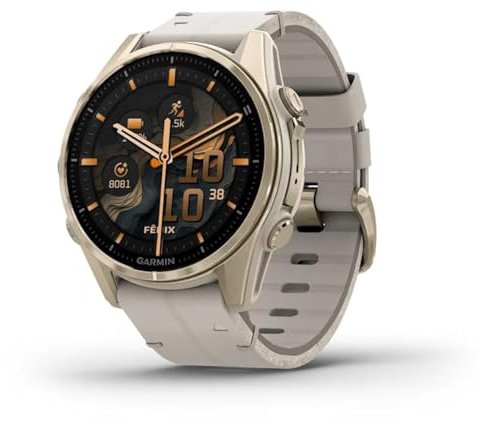 Garmin Fenix 8–43 mm, AMOLED, saphirweicher goldfarbener Edelstahl mit nebelgrauem Lederband und nebelgrauem Silikonband