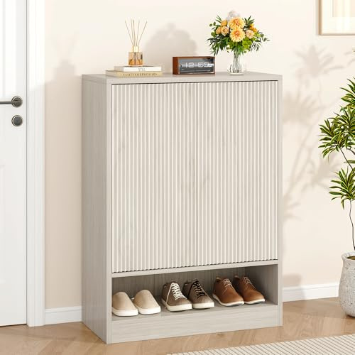 GUVIBAYB Schuhschrank, 2 Türen in Rillenoptik & offenes Fach, Hellgrau | 80x37x104 cm, Schuhregal Holz, Push-to-Open, moderner Dielenschrank, inkl. Kippschutz