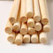 WANYI 100 Pièces Batonnet en Bois, Baguette Bois, 10mm x 200mm Baton Barbe a Papa Rond en Bois Tige Bois pour Maquette DIY Projets Artisanat et Décoration