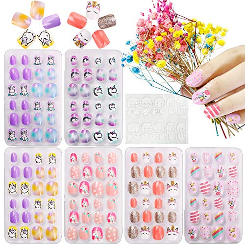 Kalolary 144 PCS Faux Ongles pour Enfants, Nail Art Tip Pré Collé Modèle de Licorne mignonne Court Full Cover Auto-adhésif Ongles avec 1pcs Autocollant De Colle À Ongles