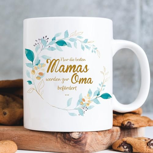 Wandtattoo-Loft Mutter Geschenk Tasse, Keramiktasse mit Blumenkranz & Schriftzug Nur die besten Mamas werden zur Oma befördert, 300 ml, matt – spülmaschinenfest, Kaffeetasse für Mama, Mama Tasse