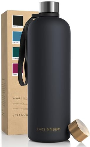 LARS NYSØM Gourde 1,5l | Bouteille d'eau 1500ml | Gourde de sport ultralégère en Tritan | Idéal pour le sport, le bureau, le yoga, les enfants | 2 couvercles inclus (Black - Gold, XL 1500ml)