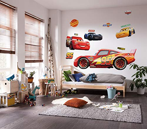 Disney selbstklebende und konturgeschnittene Vlies Fototapete von Komar - Cars XXL - Größe: 127 x 200 cm - Wandtattoo, Kinderzimmer, Jungen, Auto, Rennwagen