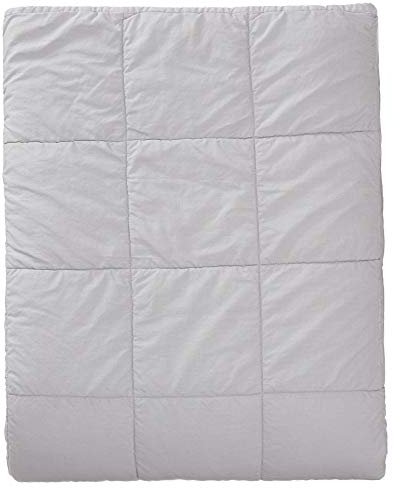URBANARA Tagesdecke Karlay – 275cm x 265cm, Hellgrau, 100% Leinen - Rückseite aus Baumwolle – wattiert, gesteppt mit Paspelierung, Überdecke, Überwurf, Bettdecke, Sofadecke