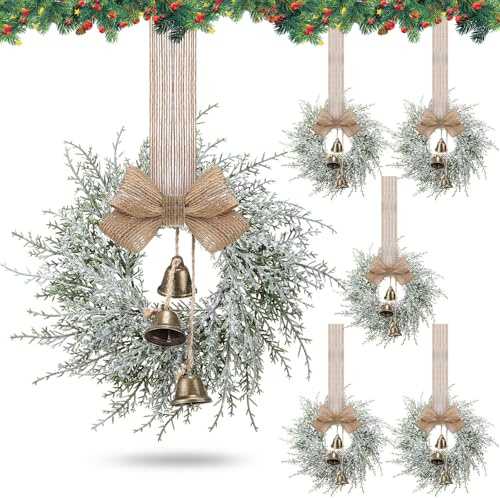 Civaner Mini-Weihnachtskränze, 25,4 cm, mit Glocken und Juteband, 6 Stück | Rustikaler kleiner Küchenschrankkranz aus gefrostetem Kiefernholz, für Weihnachten, Tür, Fenster, Tisch, Kamin, Stuhl
