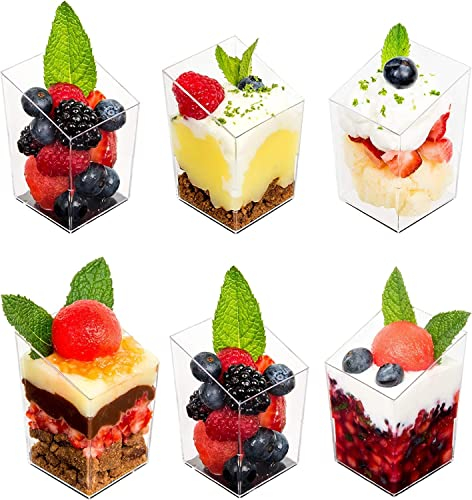 KAHEIGN 60 Piezas Mini Tazas de Postre, 90ml Vasos de Postre Cuadrado Inclinado de Plástico Copa de Aperitivo de Parfait Transparente Tazón para Servir Reutilizable para Mousse Pudín (4,8 x 7cm)