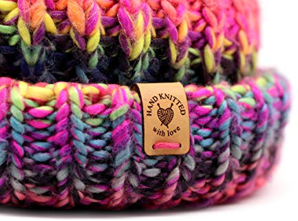 Handgefertigte Lederetiketten – Modell O5 – handgestrickt mit Liebe – Schilder für Hüte und Taschen zum Nähen handgefertigt (15 Stück – Prime Text Standard)