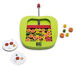 BS Toys Apfelpflücken - Geschicklichkeitsspiel mit Geheimmissionen & Zusatzkarten - Apfelsammelspaß ohne Wackeln - Grün - Ab 5 Jahren