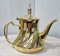 Théière arabe fabriquée en acier inoxydable avec filtre intégré authentique traditionnel, modèle gravé avec design classique arabe doré, 48 oz