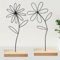 Zkaoai Aufsteller Blume, Dekoaufsteller Blumen Arrangement Ornamente, Metallblume Metalldeko, Metall Blume Tischdeko, Frühling Figur Wohndeko, Deko Schwarz Metall, Moderne Skulptur mit Holzsockel