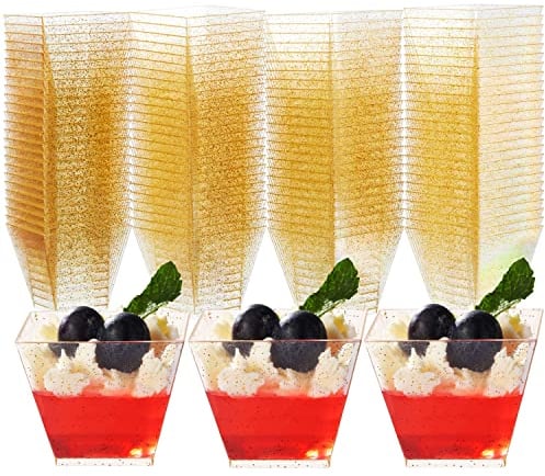 MATANA 100 Mini Plastik Dessertschalen, Dessertgläser mit Goldglitter für Partys, 60ml - Kleine Dessert Fingerfood Schalen, Gold Dessertbecher, Plastikbecher Nachspeise
