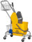 HOMCOM Cubo de Fregona con Ruedas 26 L Cubo de Fregar con Escurridor de Presión y Cestas de Almacenamiento 73x45x95 cm Amarillo