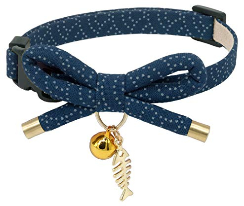 PetSoKoo Katzenhalsband mit Fliege und Glöckchen. Stilvolle Schleife mit Fischgräten-Anhänger. Sicherheitsverschluss, leicht, weich, langlebig.