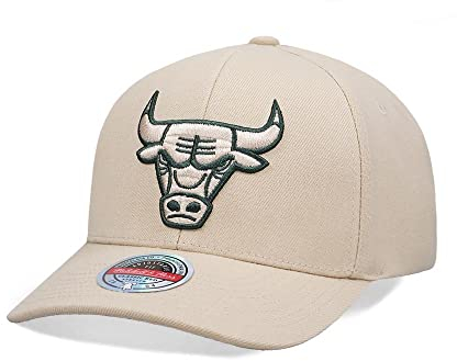 Mitchell & Ness Chicago Bulls Khaki Revival Classic Red Flex Snapback Cap