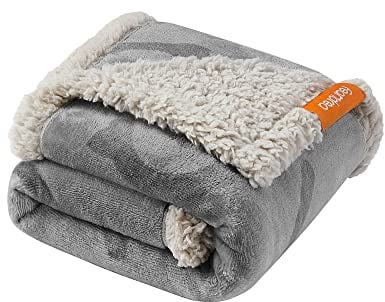 Feandrea wasserdichte Hundedecke, Sherpa Fleece Haustier Decke für Minihunde, Katzen, 73 x 63 cm, S, maschinenwaschbar, beidseitiger Sofabezug-Schutz, grau PPB029G01