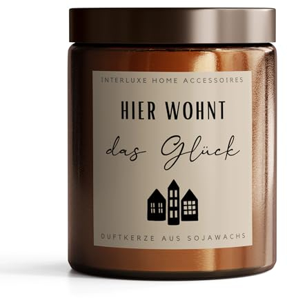Interluxe Duftkerze im Apothekerglas - Hier wohnt das Glück - Kerze aus Sojawachs Kerze mit Spruch duftende Kerze im Glas