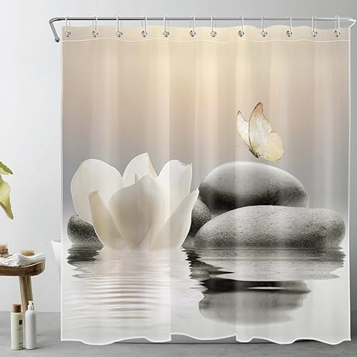 LB Zen Steine Duschvorhang 180x180cm Weiße Blume mit beigefarbenem Schmetterling Antischimmel Wasserdicht Badezimmer Vorhänge, Ruhiges Spa Polyester Stoff Bad Vorhang mit Haken