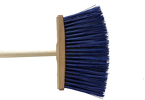 Saferide Gartenbesen mit langem Stiel aus Kiefernholz Outdoor Kehrbesen Kunststoffborste aus Nylon Straßenbesen Stubenbesen Stabiler Besen für Draußen Auskehrer für Kehrarbeiten Universell 138 cm